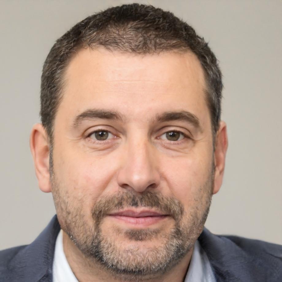 Instructor Hendrik Vaillancourt demonstrating cooking technique